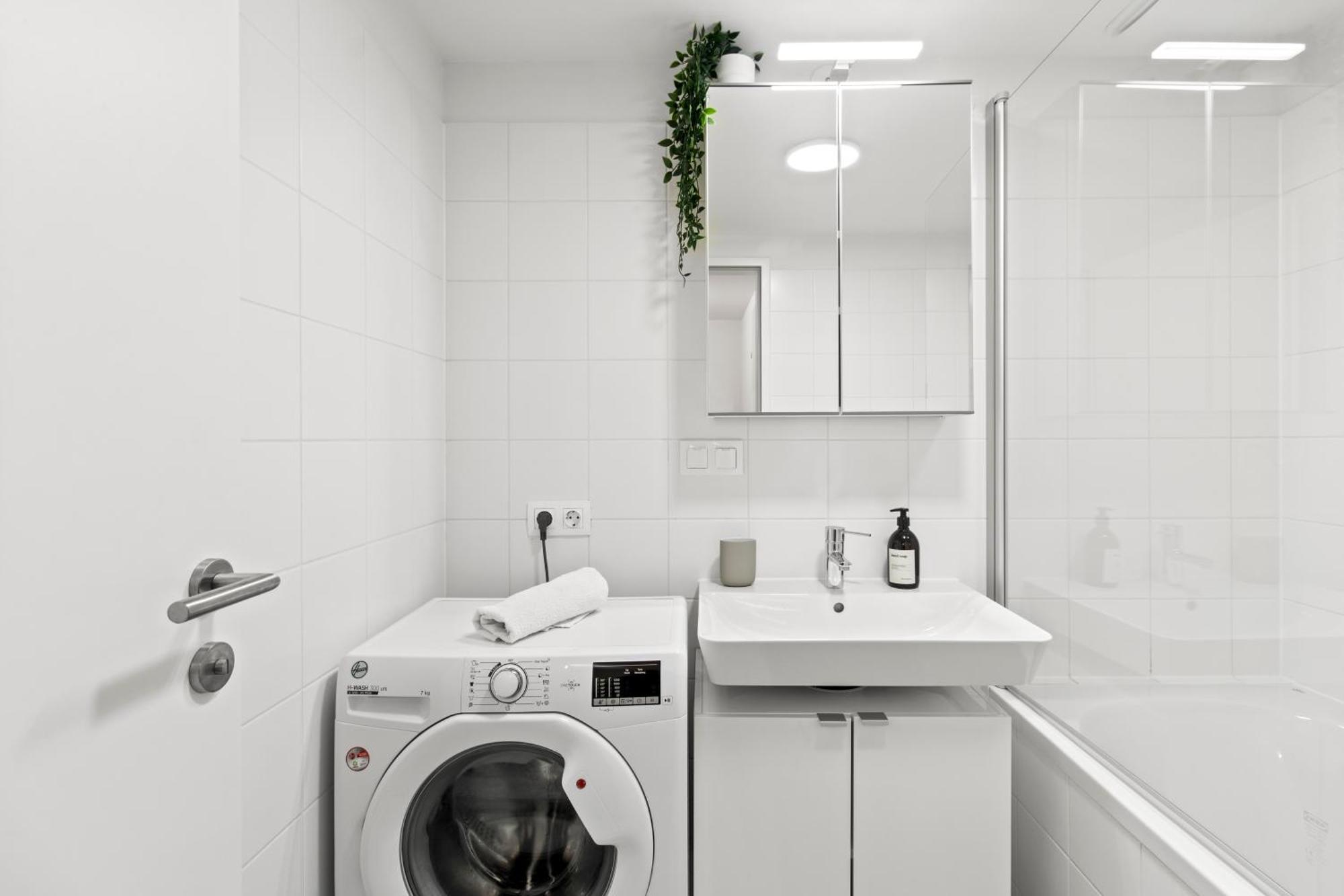 וינה Balcony Apartment I 50 M² I Near City Center מראה חיצוני תמונה