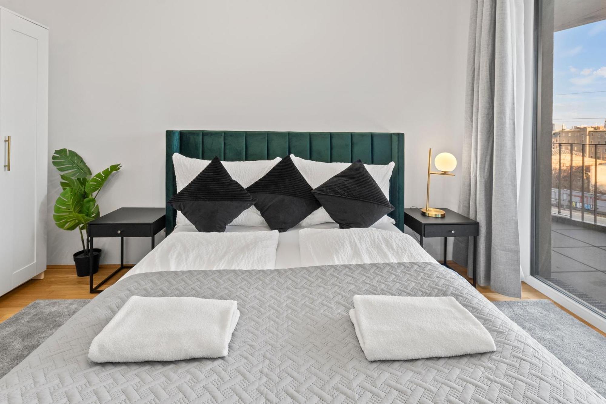 וינה Balcony Apartment I 50 M² I Near City Center מראה חיצוני תמונה