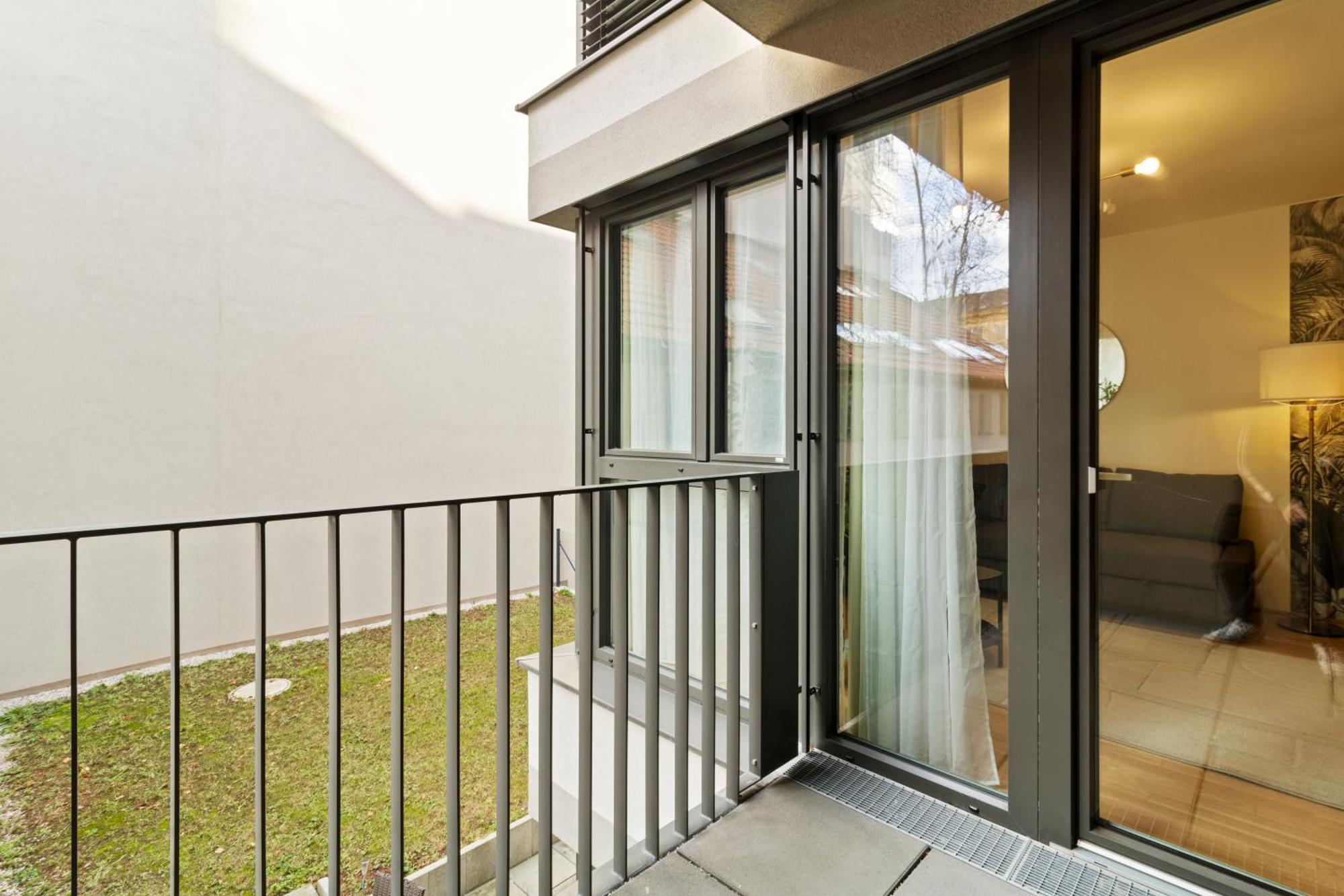 וינה Balcony Apartment I 50 M² I Near City Center מראה חיצוני תמונה
